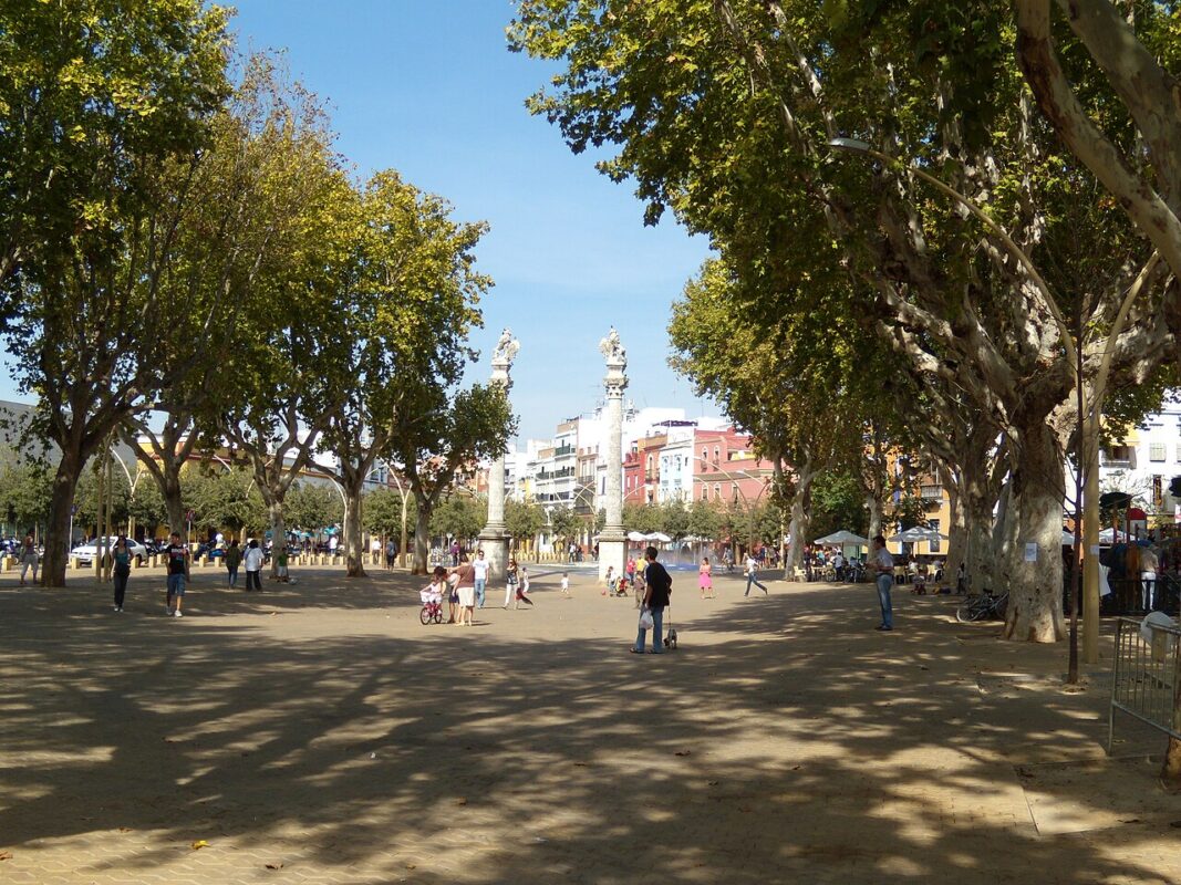 foto de la alameda de hercules actual en sevilla