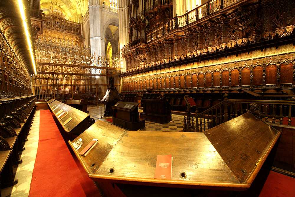 foto del coro de la catedral de sevilla, ejemplo de arte gótico