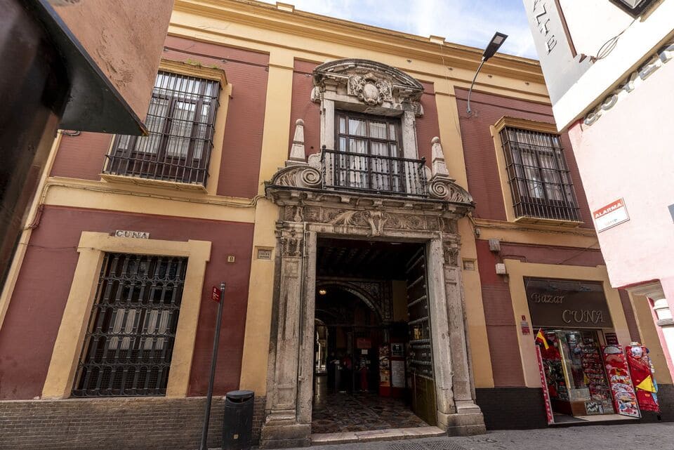 foto de la fachada del palacio de la condesa de lebrija