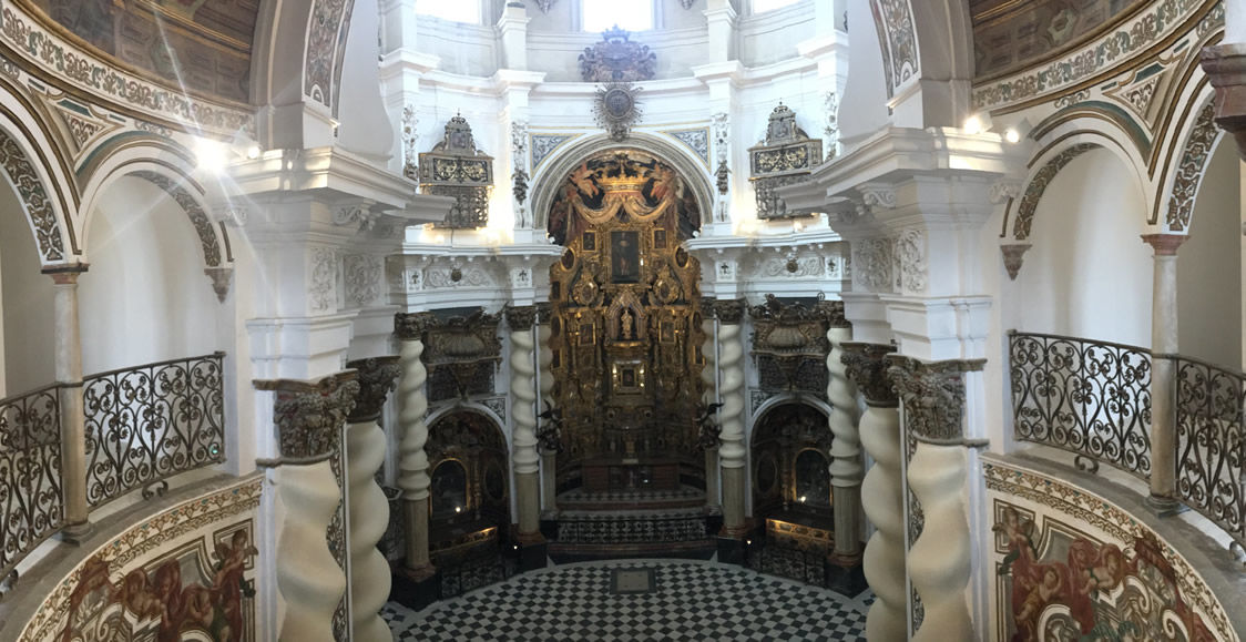 interior de la iglesia de san luis de los franceses