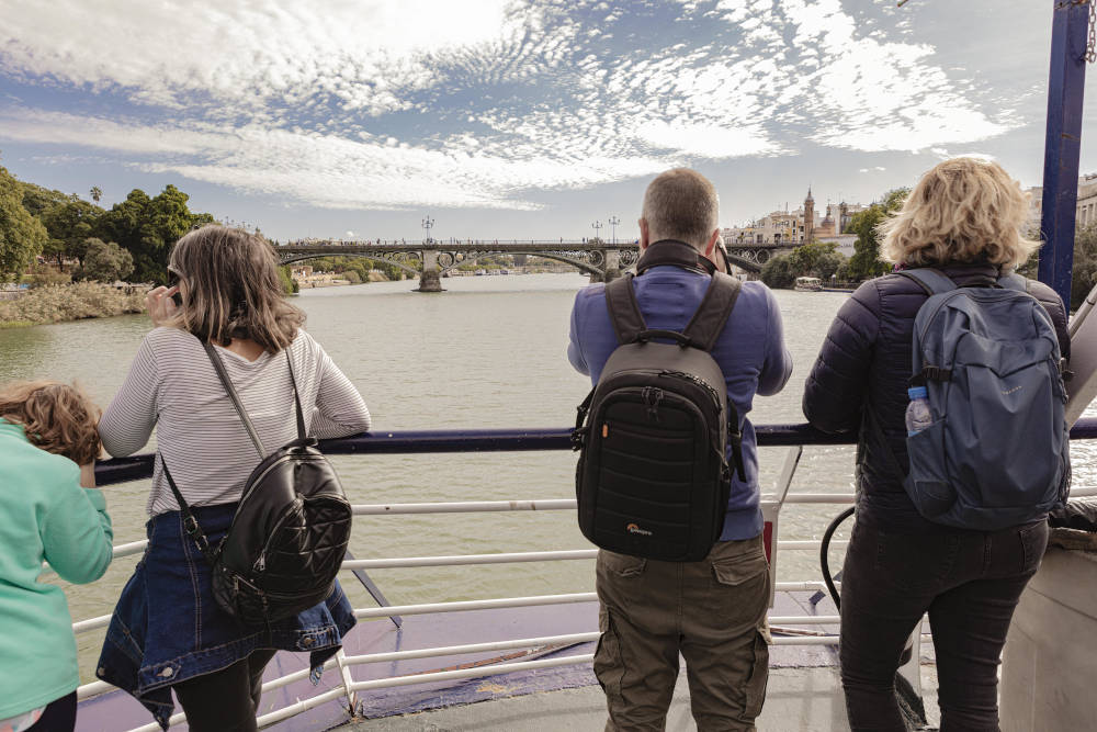 paseo en barco por sevilla