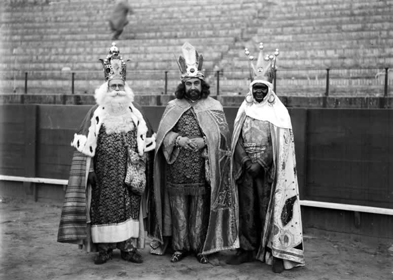 fotos de las primeras cabalgatas de reyes magos en sevilla