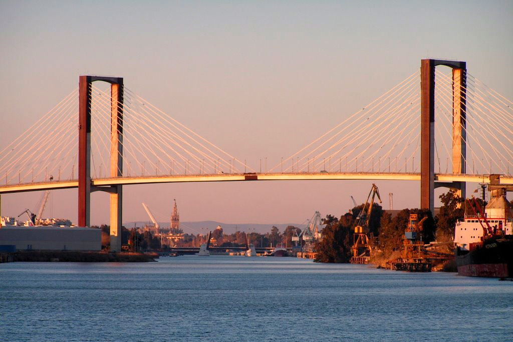 puente del centenario en sevilla