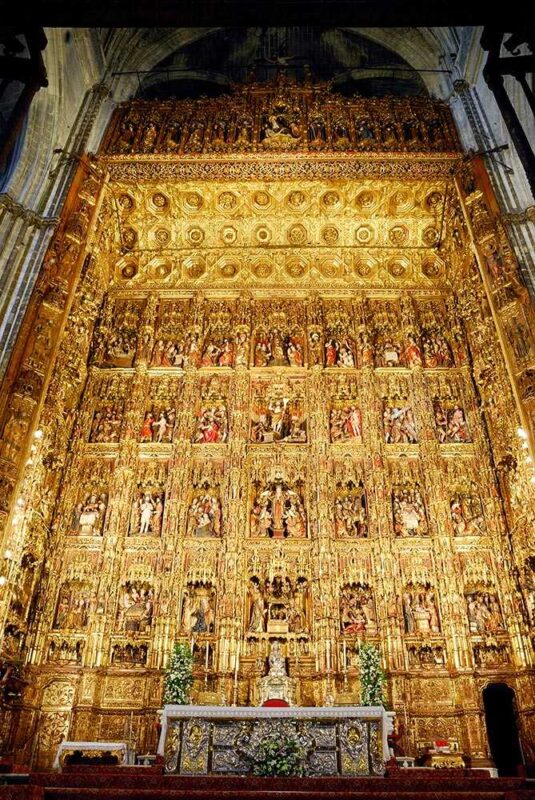 el retablo mayor de la catedral de sevilla, un ejemplo de arte gótico