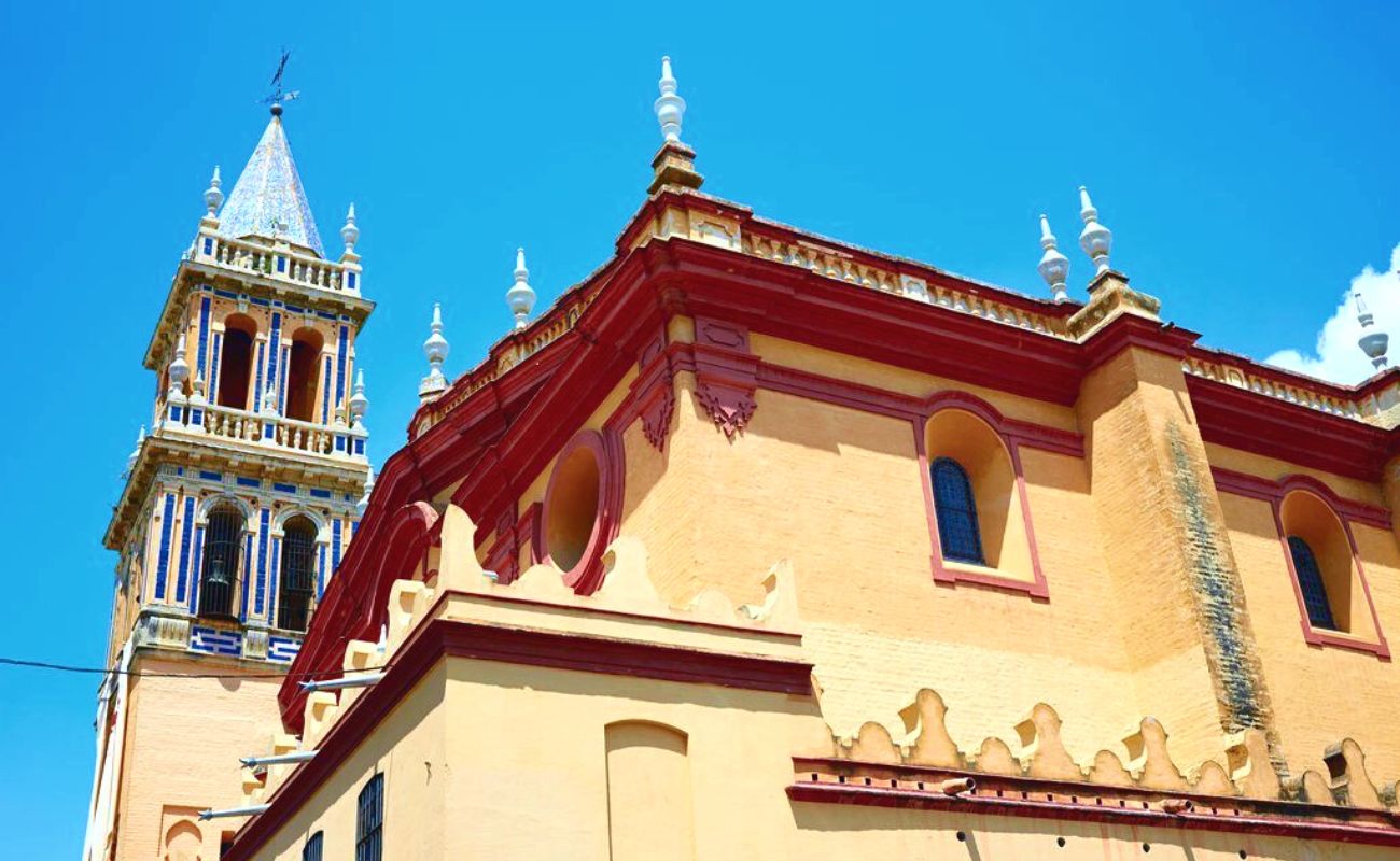 Visitas guiadas en Sevilla a la parroquia de Santa Ana